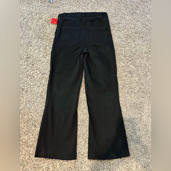 NWT SPANX Cropped Flare Jeans in Black Wash - Picture 6 of 8